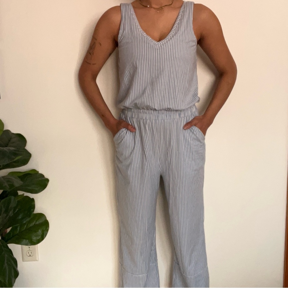 Pact Organic Cotton Blue White Striped Jumpsuit Sz Medium V-Neck Tank Ankle Crop - Picture 10 of 10